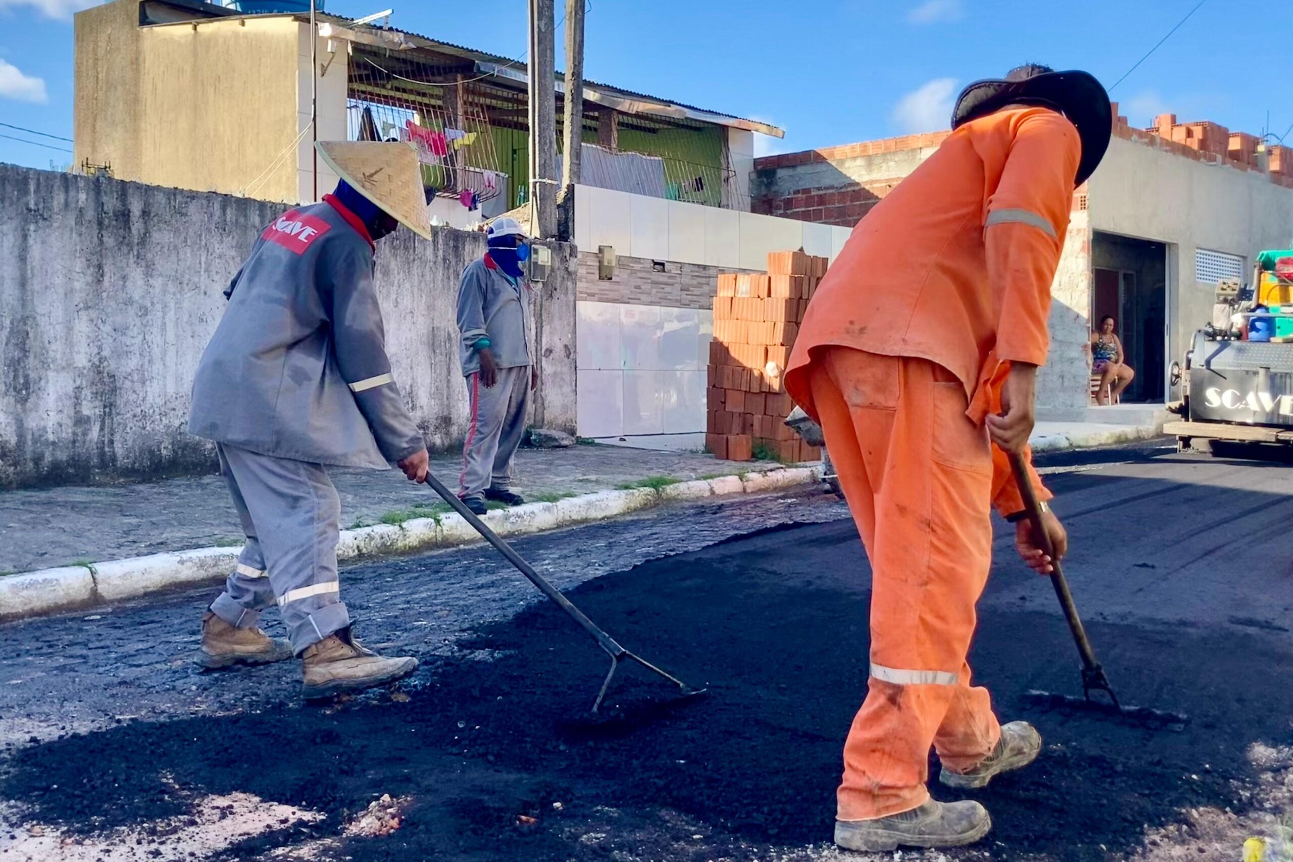 Gestão Yves Ribeiro pavimenta corredor viário em Maranguape 2