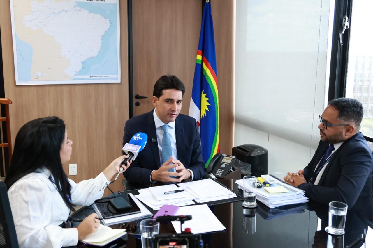 Ministro consulta Lula sobre candidatura de Lessa em Caruaru