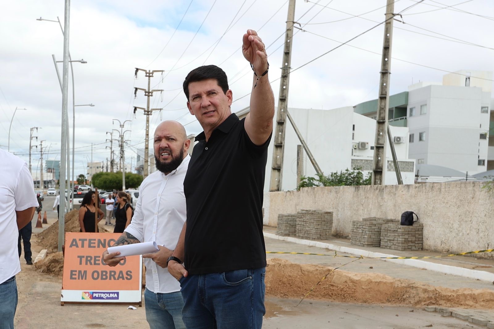 Simão Durando vistoria duplicação da Avenida do Jatobá
