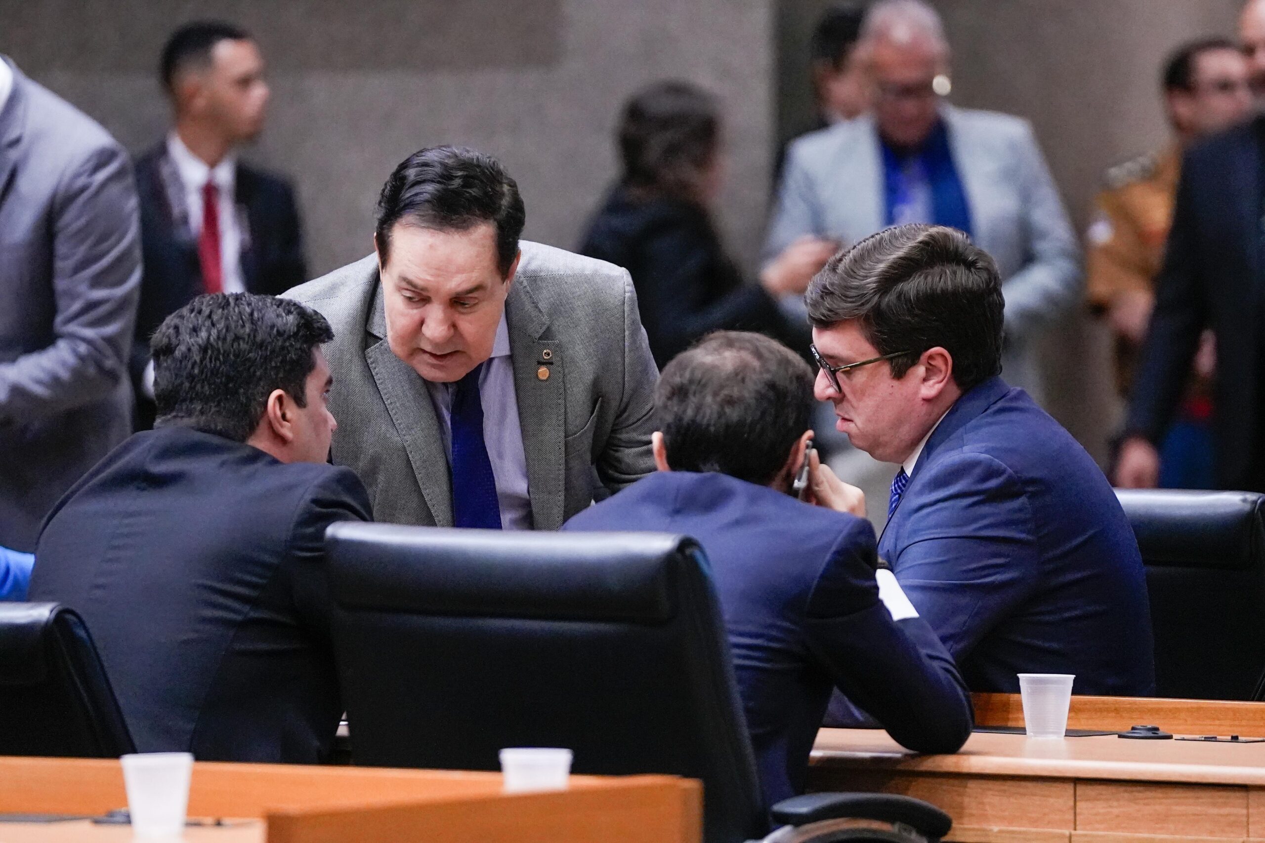 Palácio cai em campo para garantir aprovação da extinção das faixas salariais