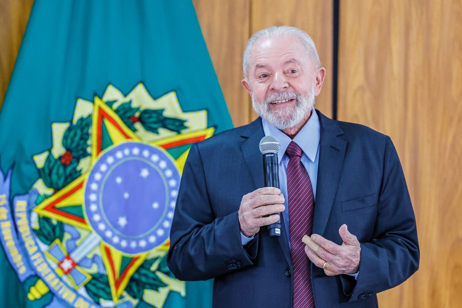 Em meio ao debate sobre desoneração, Lula participa da abertura da XXV Marcha