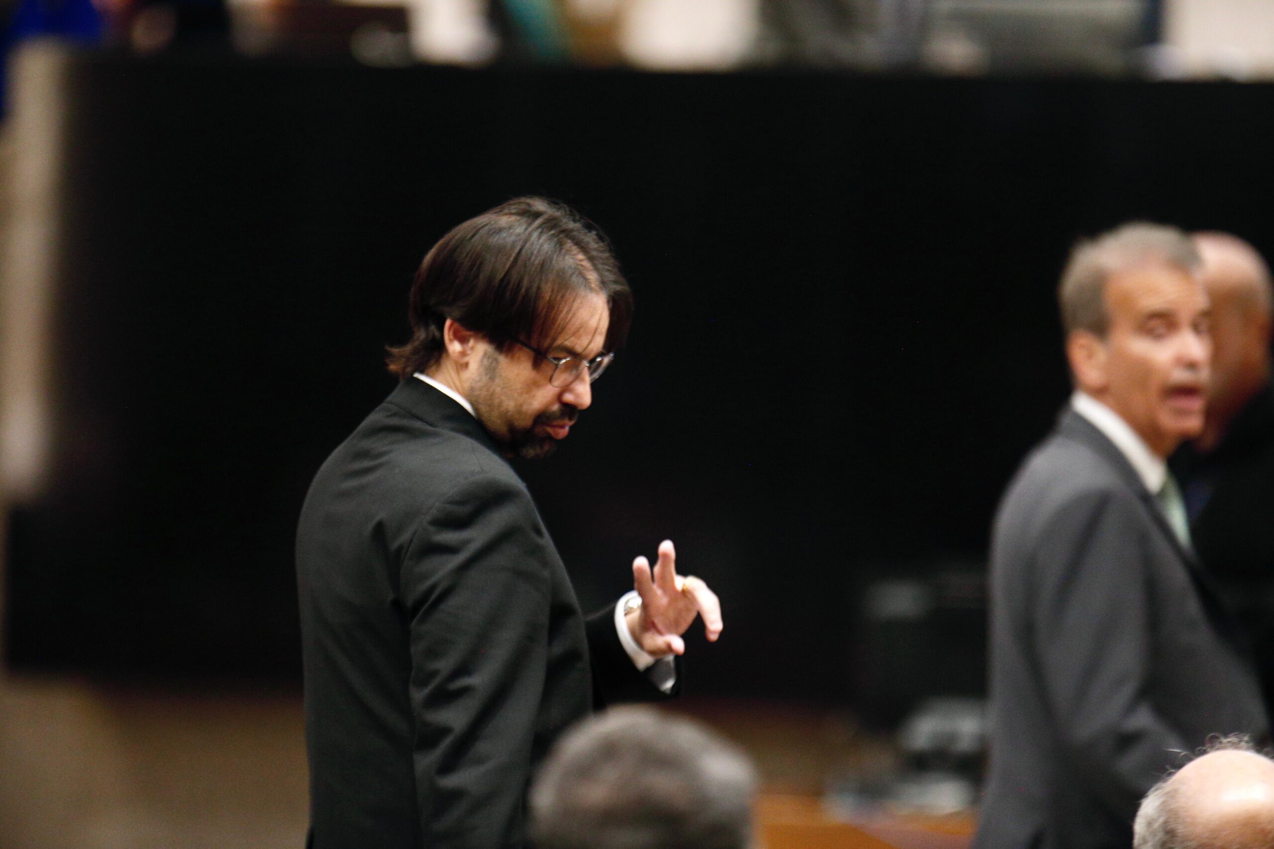 Oposição até tenta, mas não consegue modificar projeto das faixas salariais