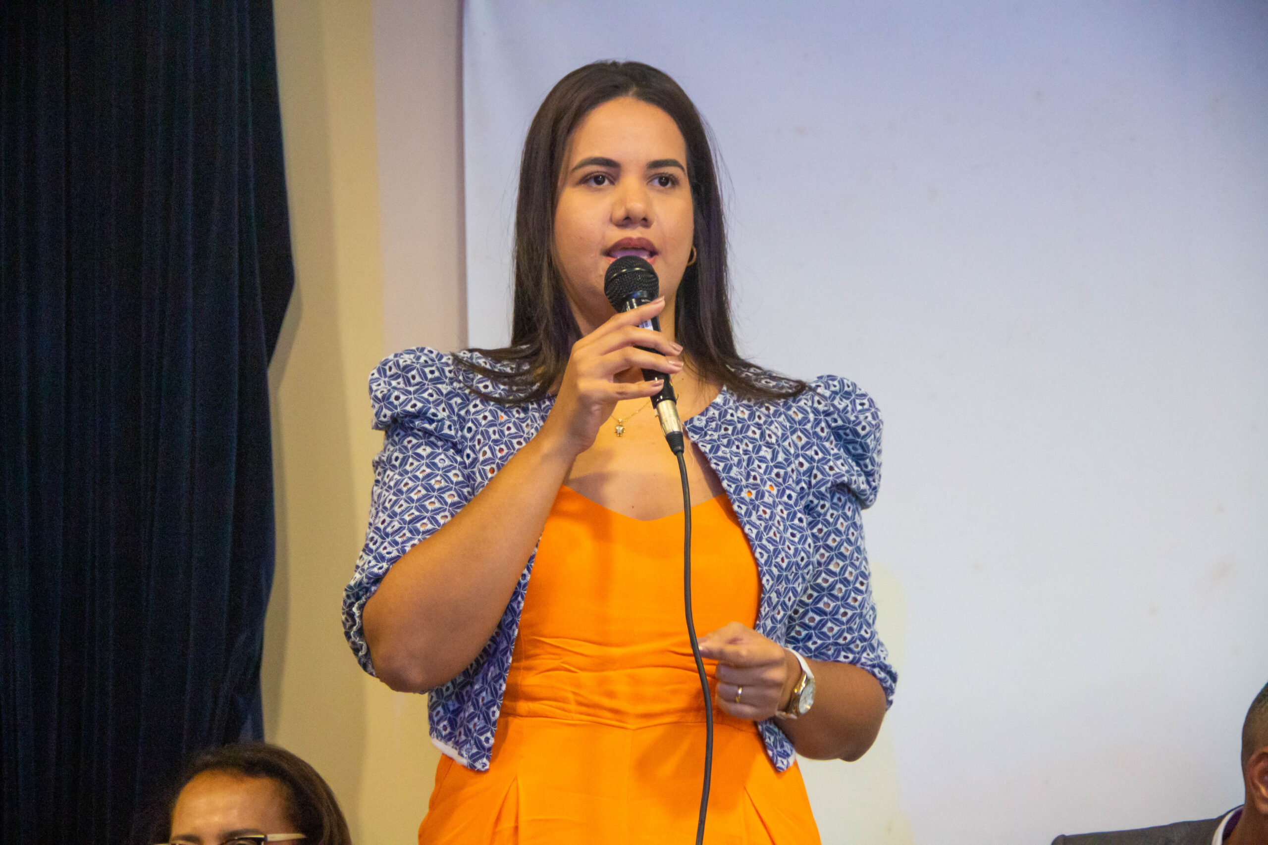 Mirella anuncia dia de desincompatibilização para disputar eleição em Olinda