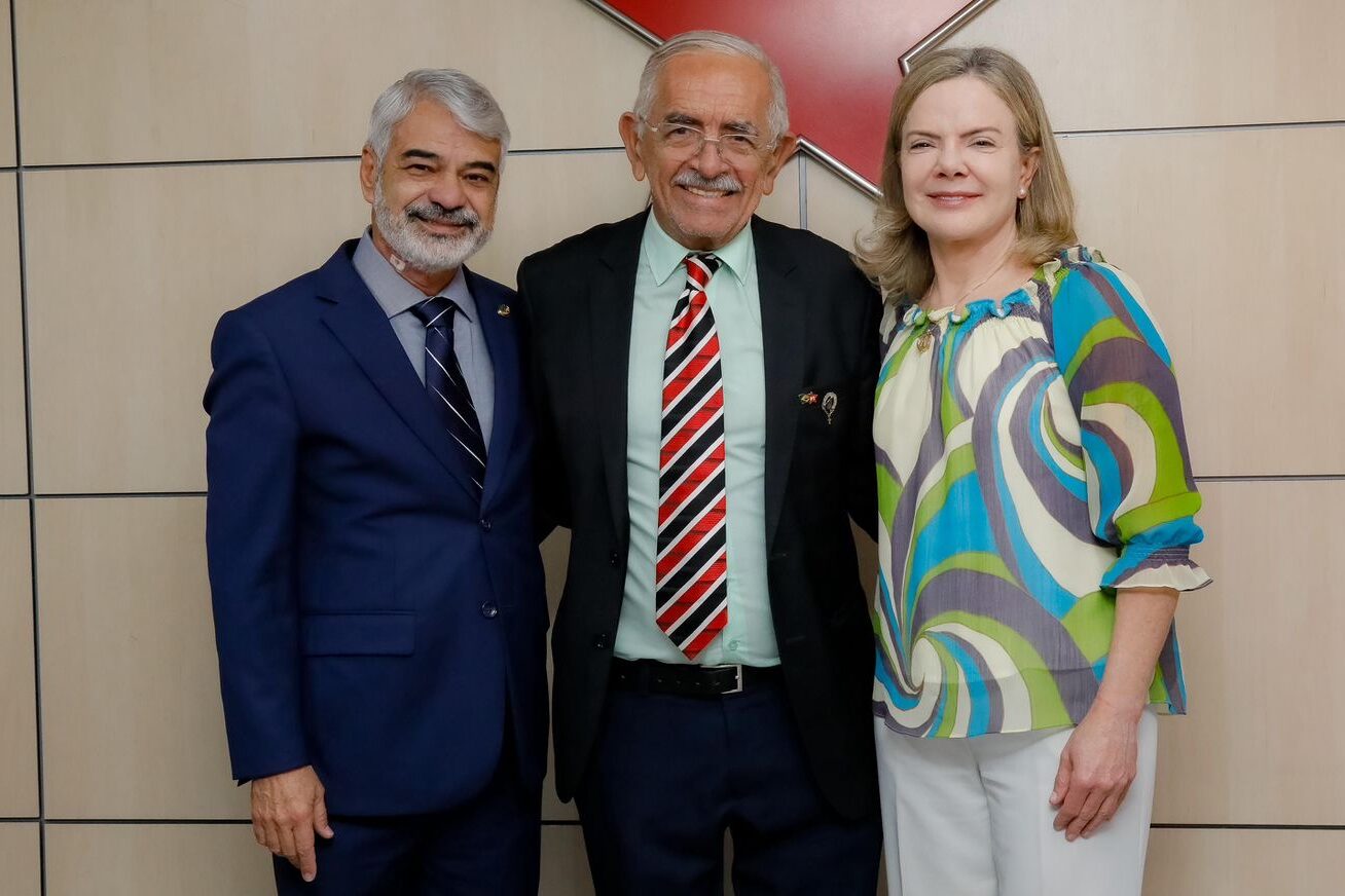 Em Brasília, Yves Ribeiro se reúne com Gleisi e Humberto 