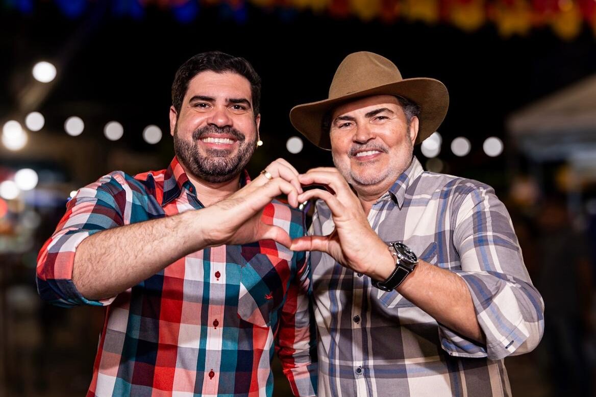 Tonynho e Tony Gel prestigiam São João na Roça e visitam centro de Caruaru