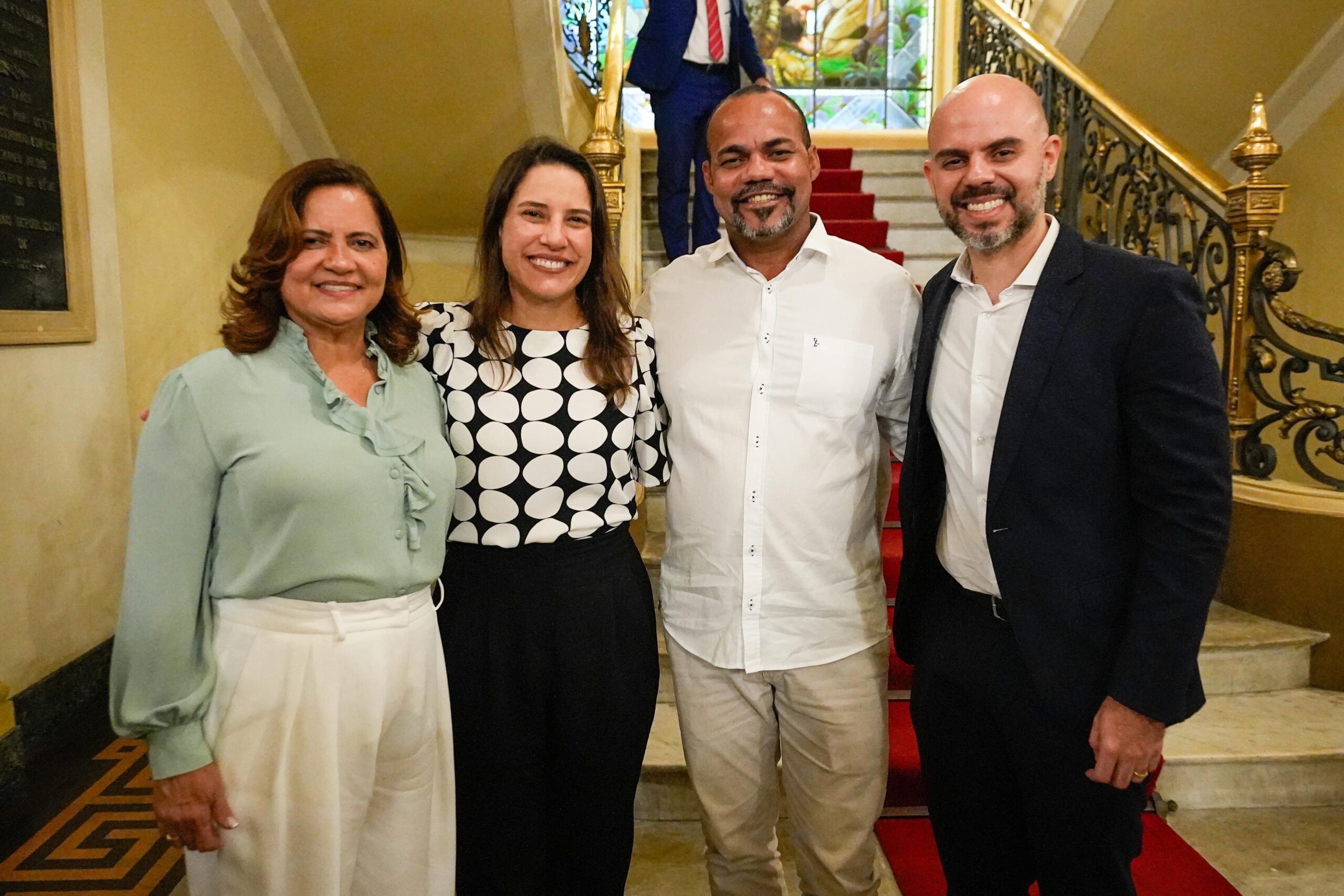 Raquel garante requalificação da PE-60 e saneamento de Porto de Galinhas