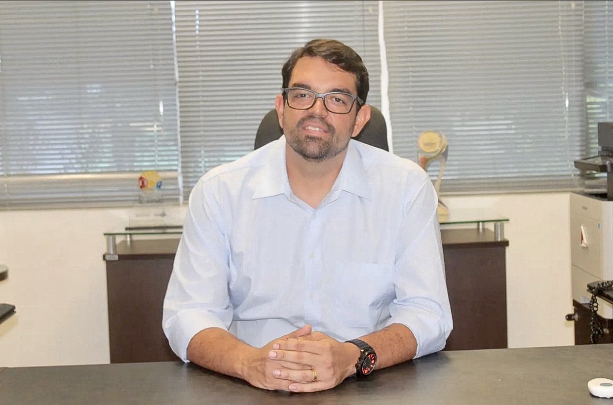 Raquel Lyra exonera presidente da Jucepe