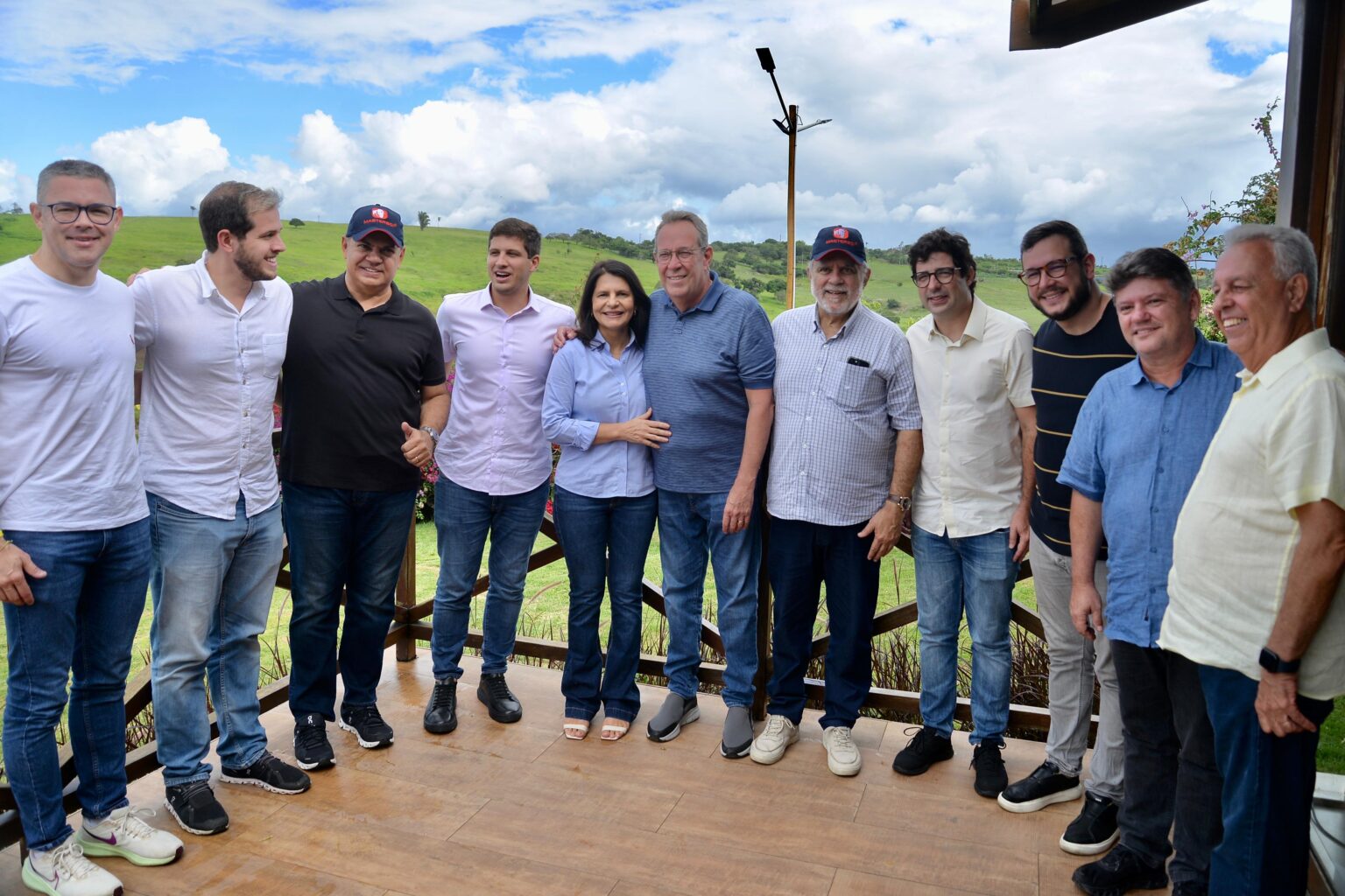 Álvaro Porto recebe o prefeito João Campos em Canhotinho