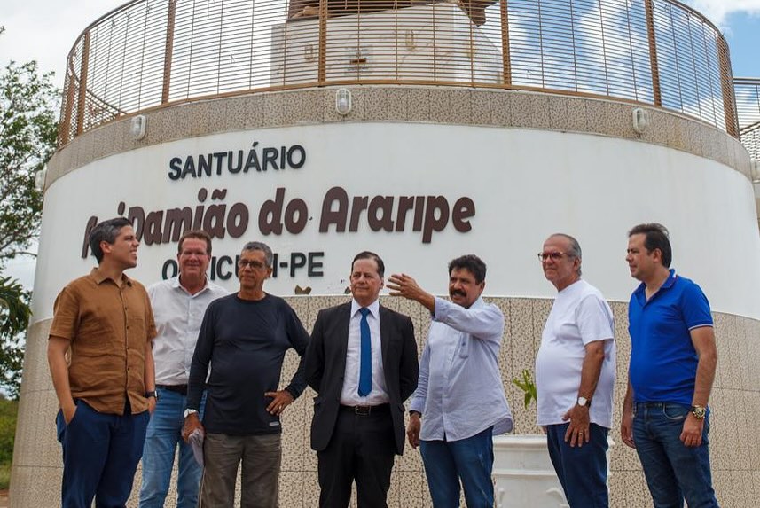 No Araripe, Jarbas Filho e Dueire finalizam giro pelo Sertão