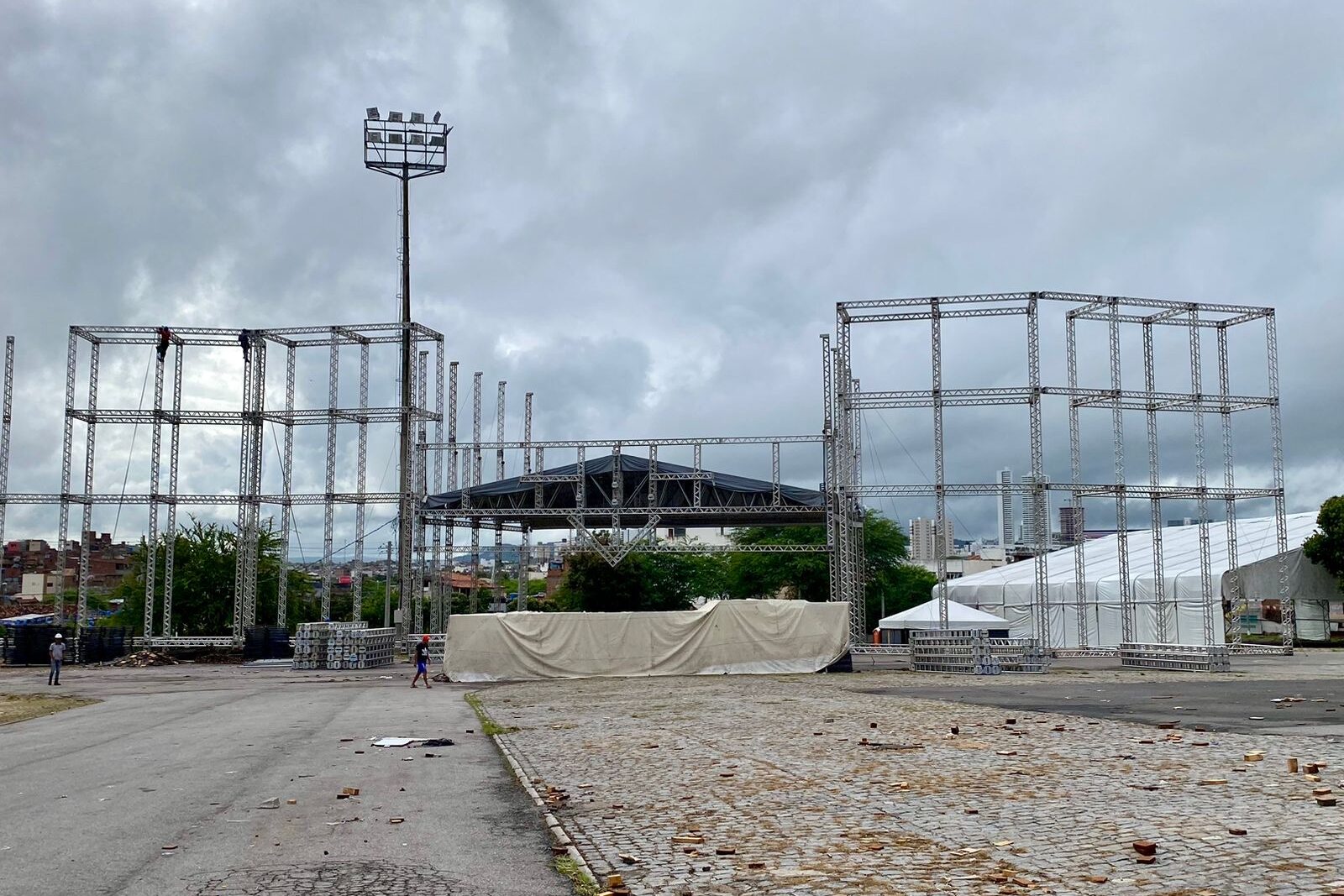 Estrutura para o São João de Caruaru começa a ser montada 