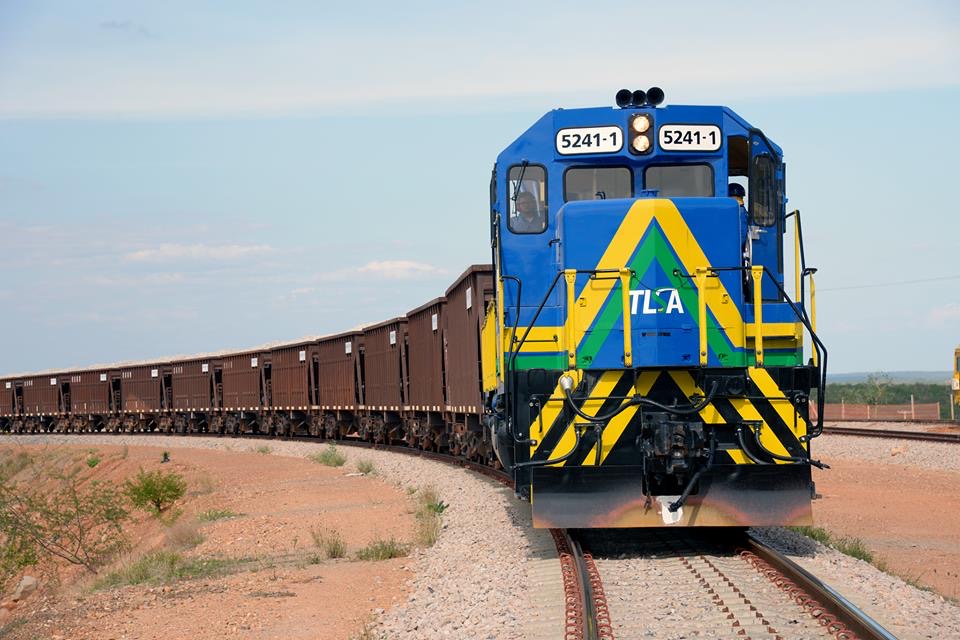 Frente Parlamentar em Defesa da Transnordestinase reúne em Araripina