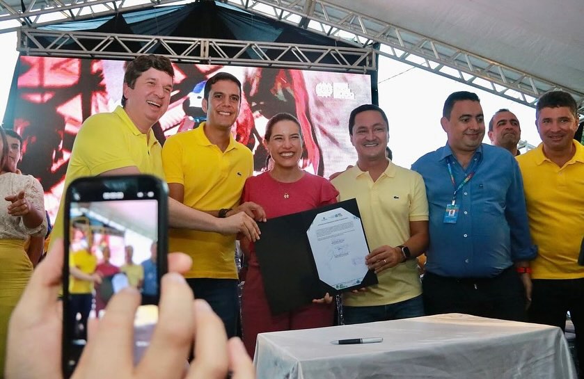 Joãozinho Tenório comemora assinatura da ordem de serviço da PE-112