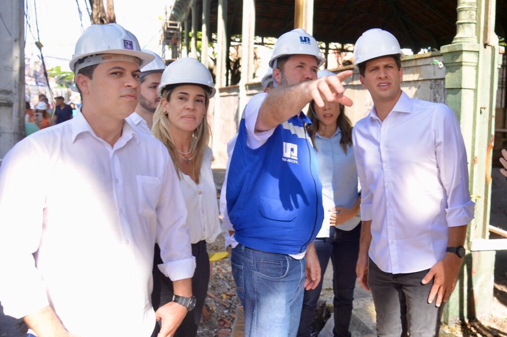 Pré-candidato do PSB em Camaragibe, Paulo André cumpre agenda ao lado de João Campos