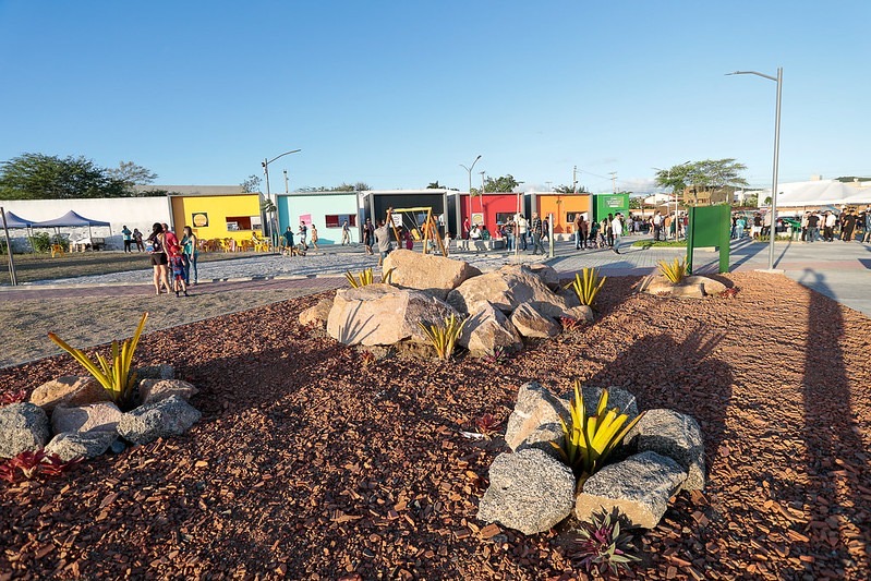 Rodrigo entrega em Caruaru uma das maiores praças públicas do estado