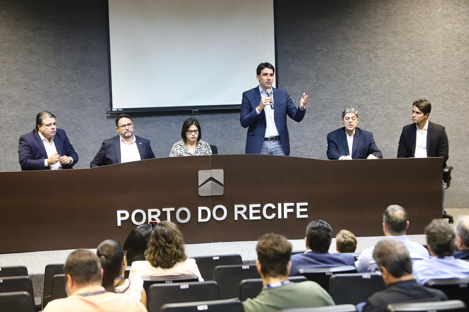 No Recife, Silvio Costa Filho anuncia leilão de portos para agosto