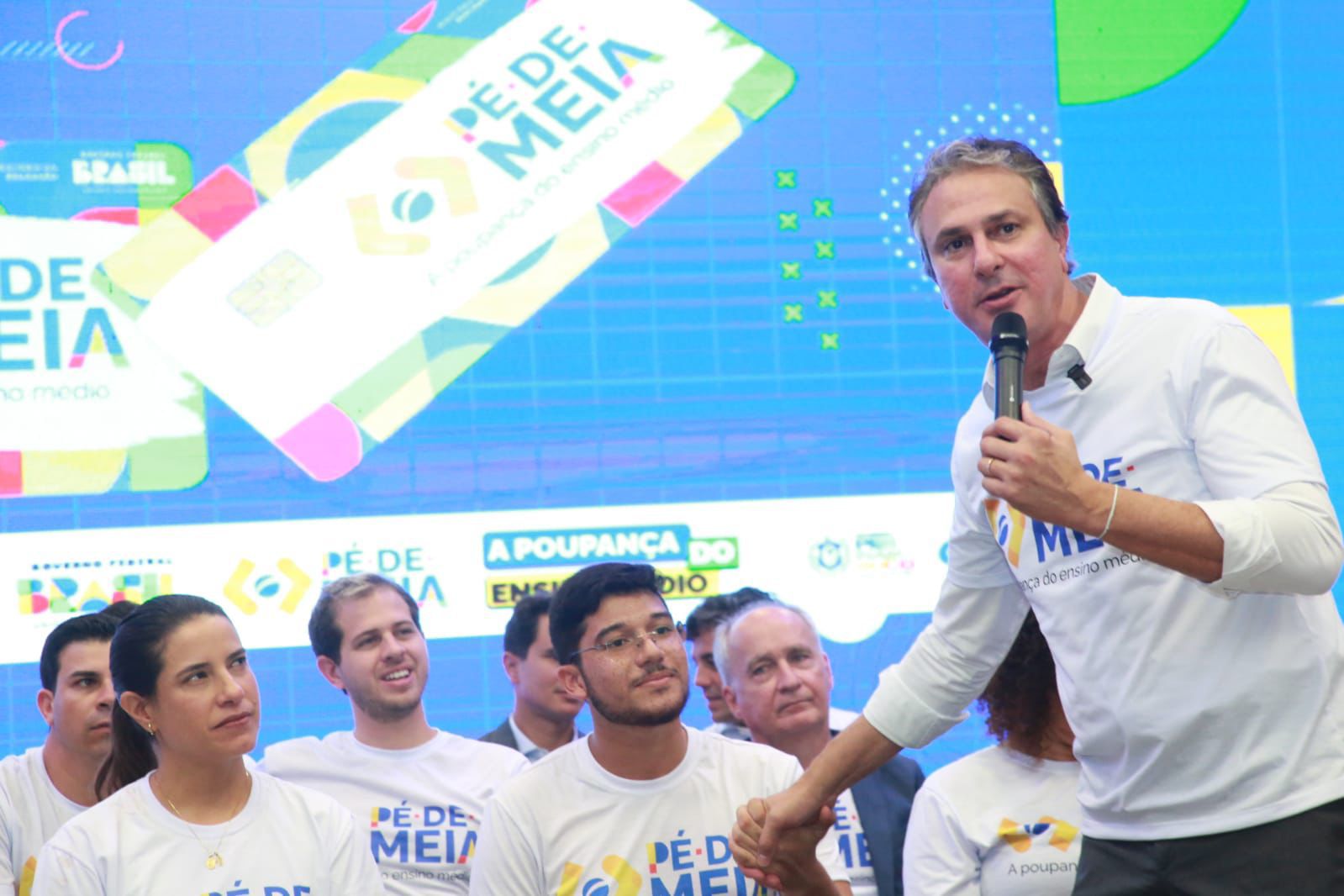 Pé-de-Meia vai beneficiar 177 mil estudantes em Pernambuco