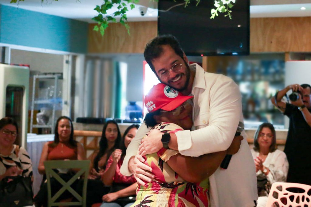 Mulheres promovem ato em apoio à pré-candidatura de Túlio no Recife