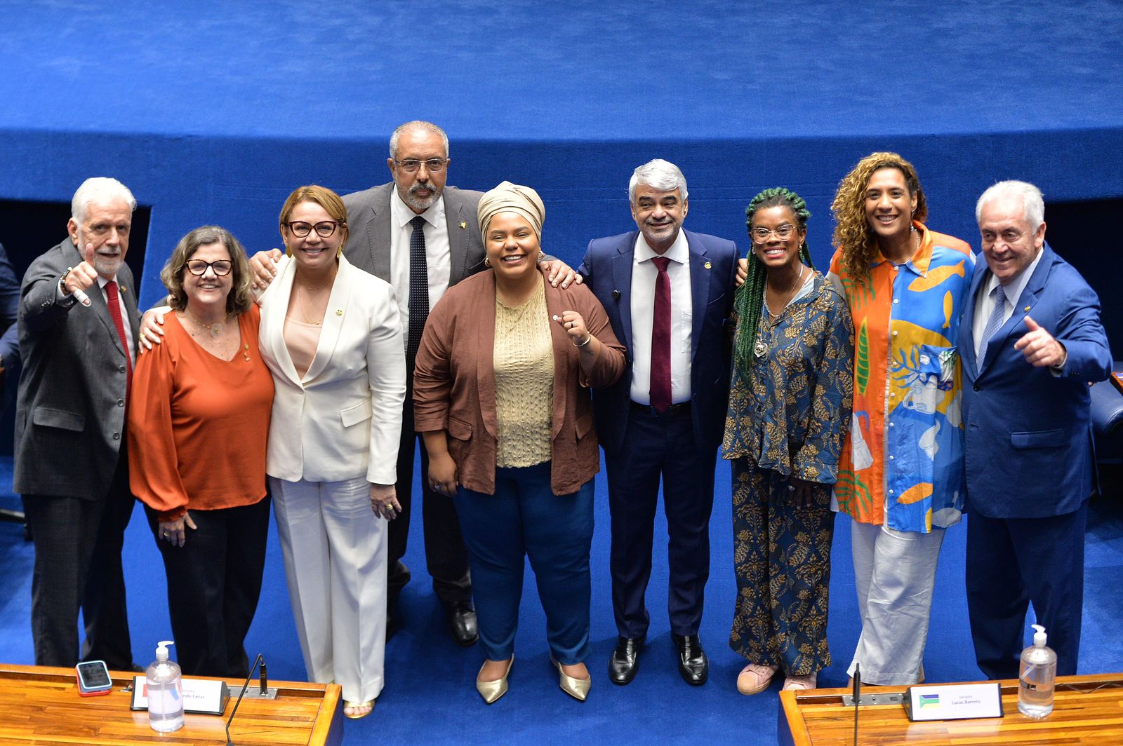 Senado aprova relatório de Humberto sobre cotas raciais