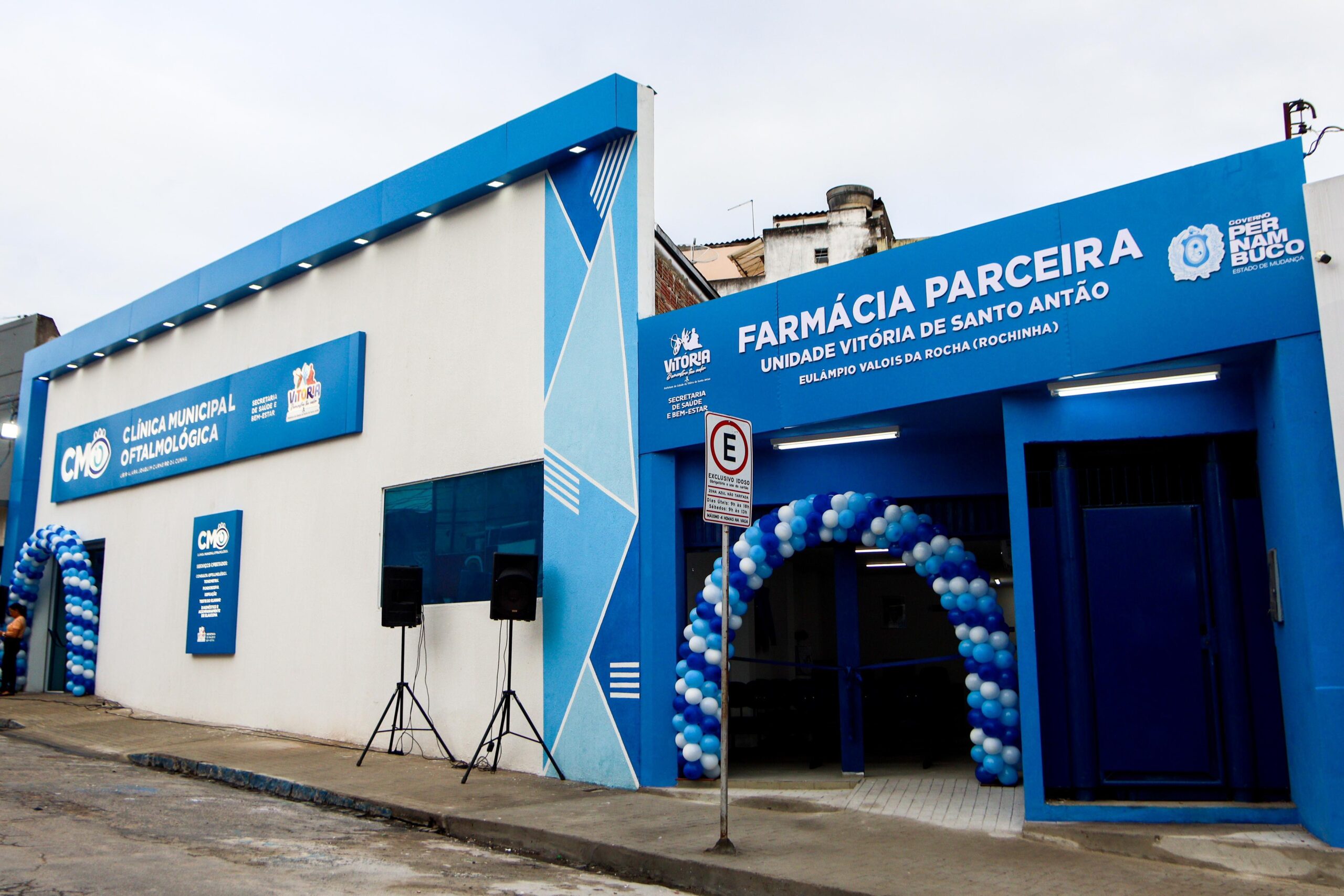 Vitória entrega Clínica Oftalmológica e Farmácia Parceira