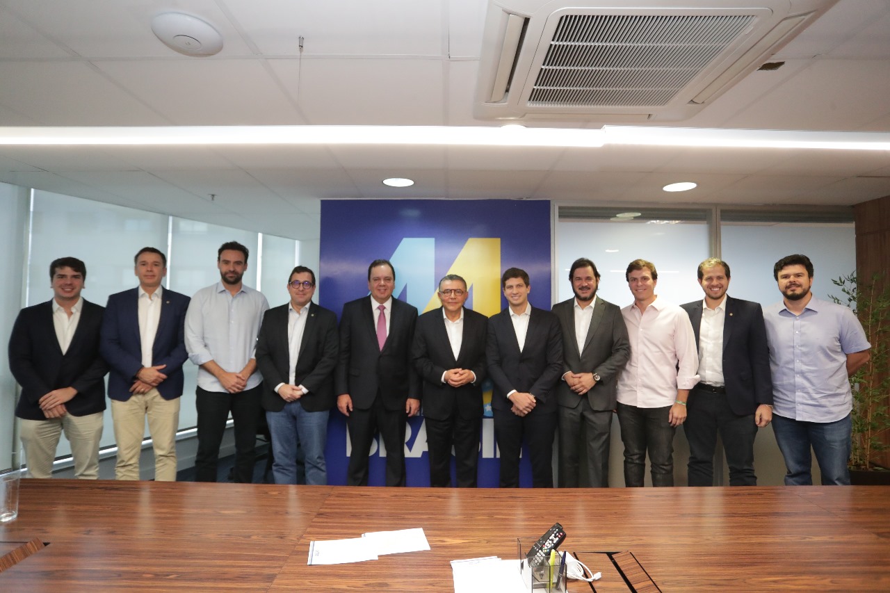 Durante encontro em Brasília, João Campos garante aliança com União Brasil