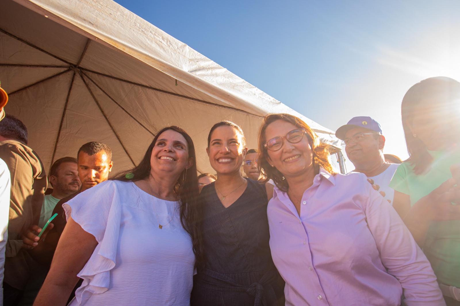 Débora Almeida acompanha governadora na entrega da PE-499