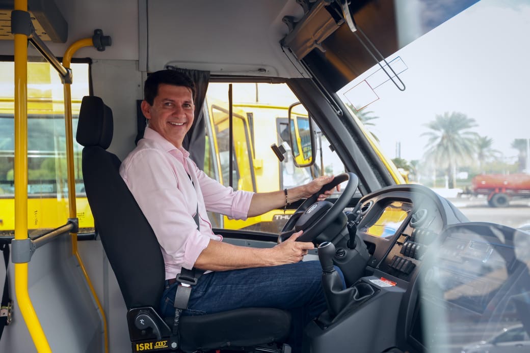 Petrolina adquire 30 novos ônibus escolares com ar-condicionado