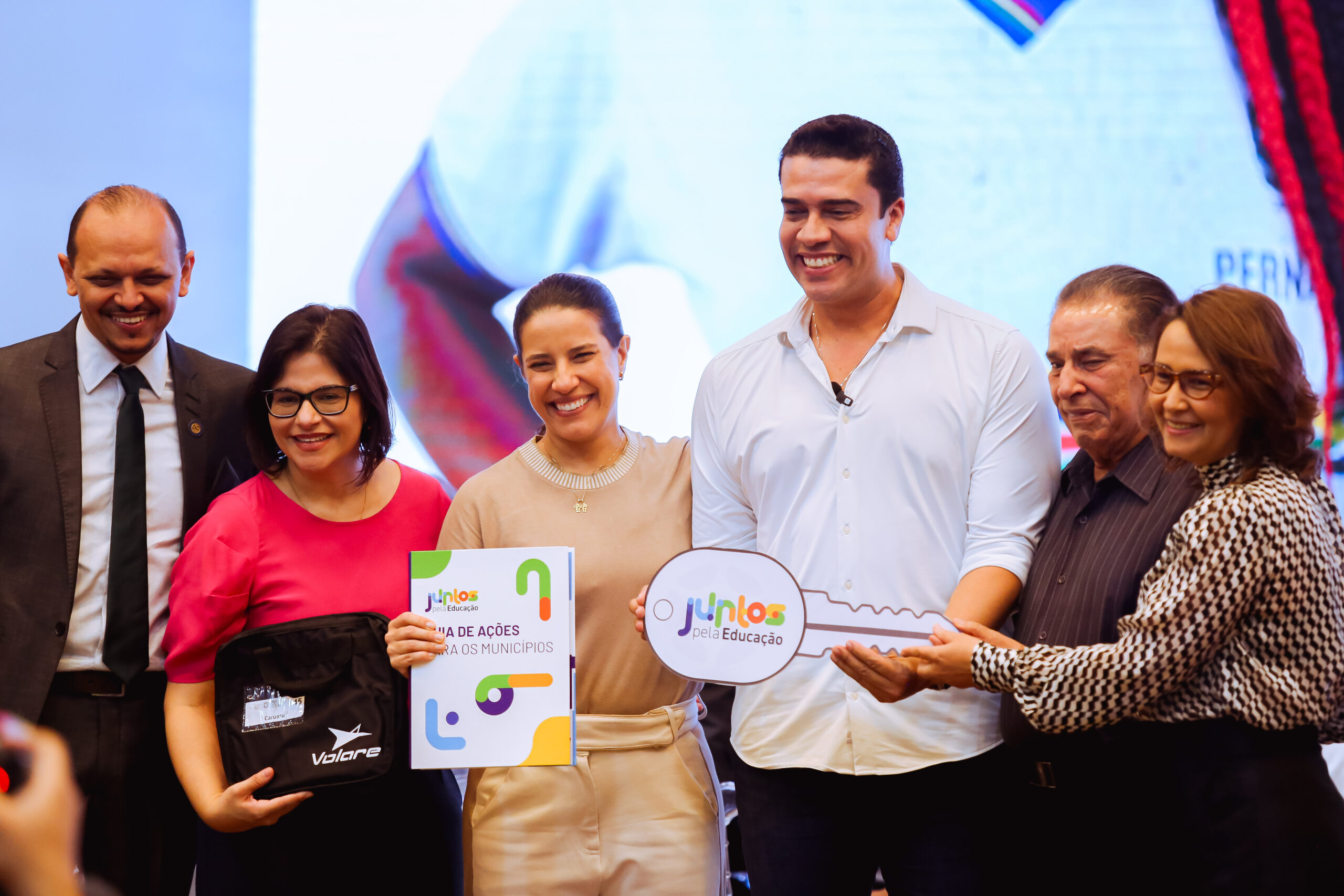 Rodrigo exalta parceria com o Estado durante o Juntos pela Educação