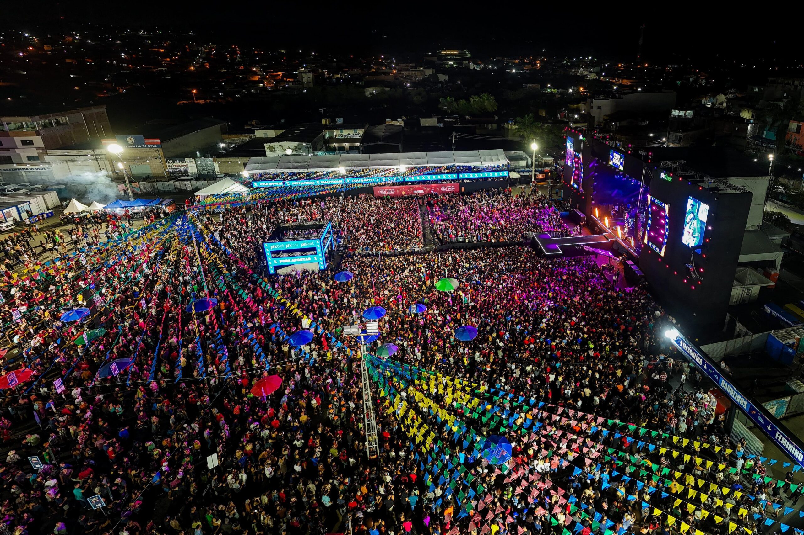 Noite de São João é marcada por sucesso de público em Vitória