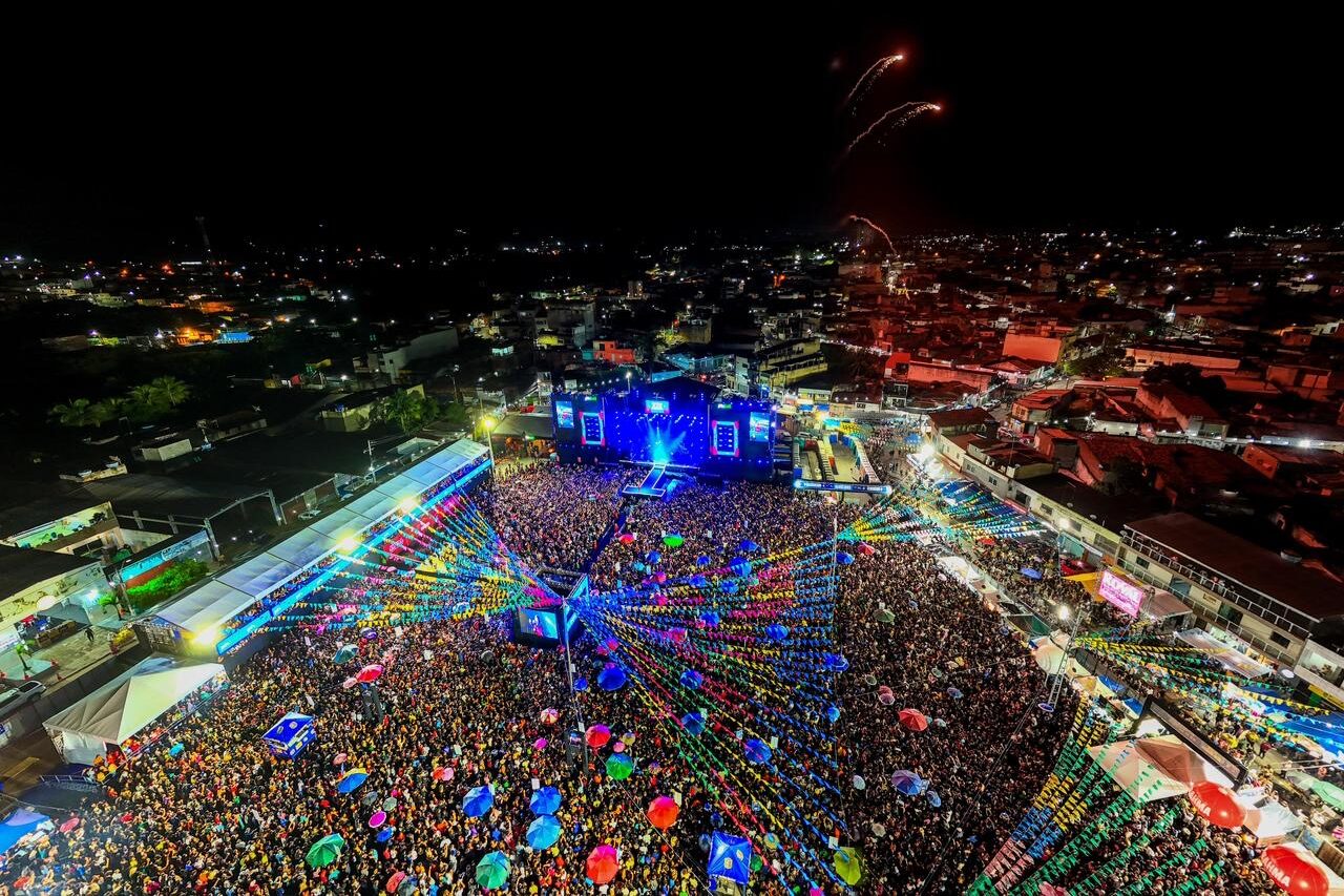 Em noite da “sofrência”, São João da Vitória tem recorde de público da edição