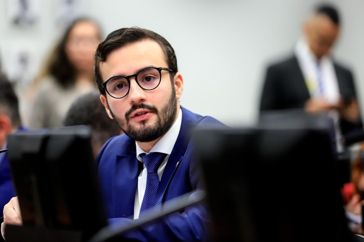 Com relatoria de Lula da Fonte, oncologia pediátrica se torna matéria obrigatória nos cursos de medicina e enfermagem