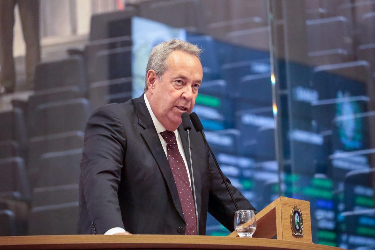 Álvaro reage e pede que governadora transfira emendas de forma igualitária aos municípios