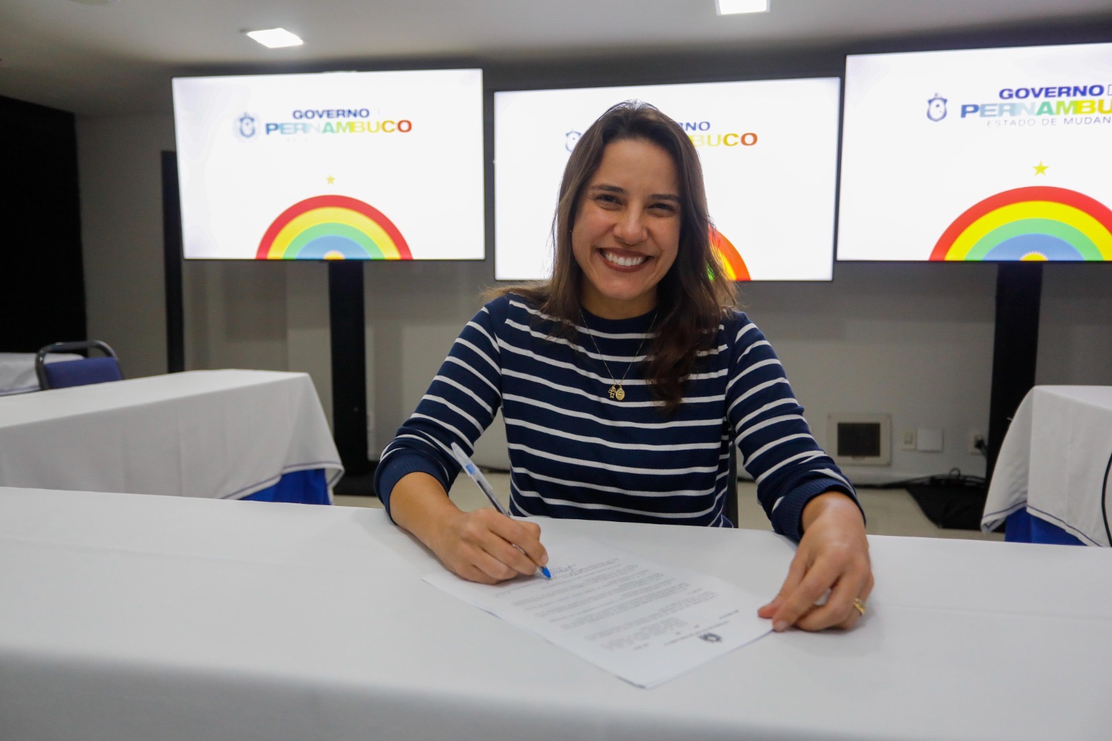 Raquel Lyra nomeia mais de 630 novos servidores estaduais