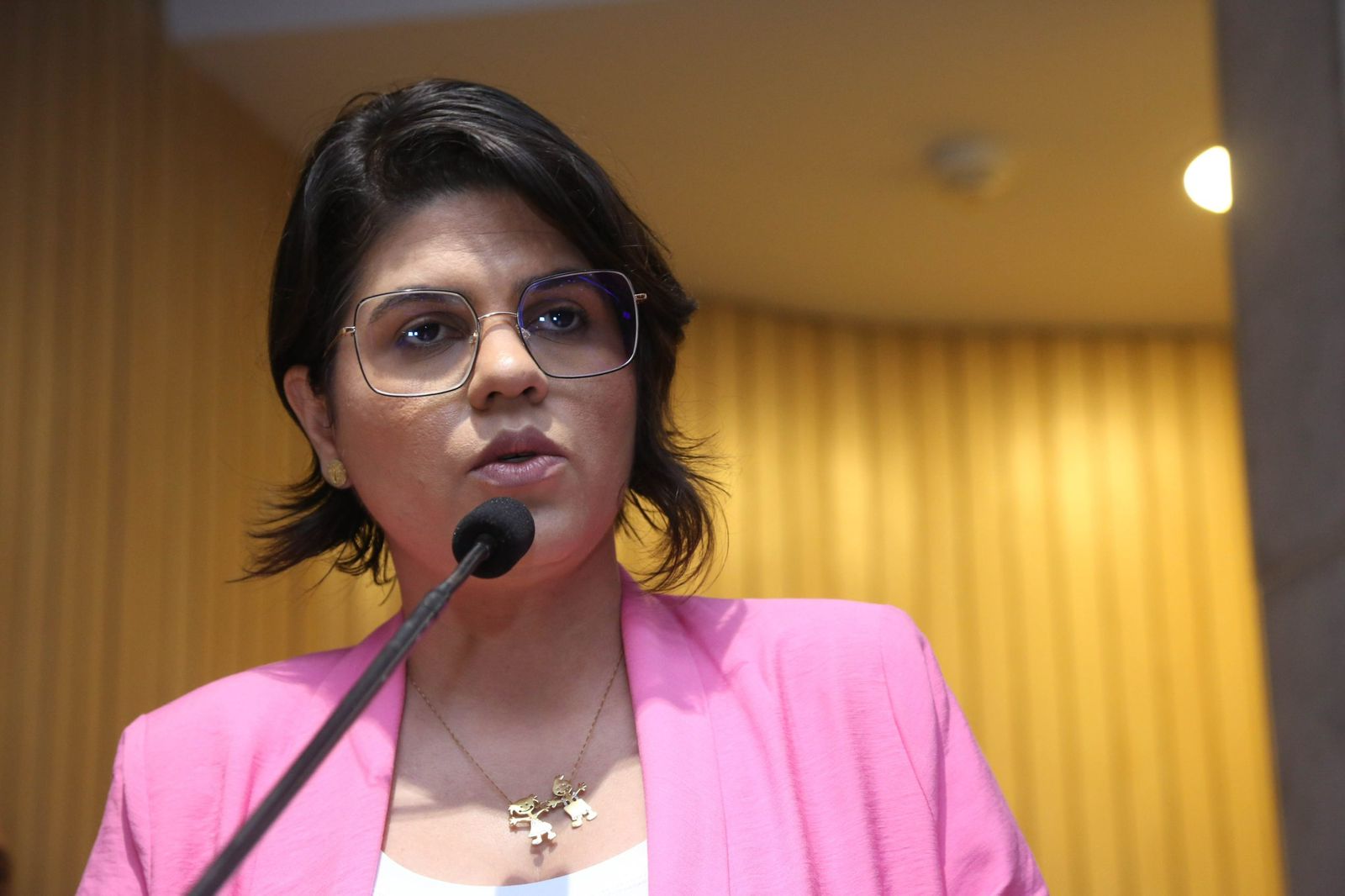 TCE-PE aplica multa de R$ 5 mil a braço direito de Raquel Lyra