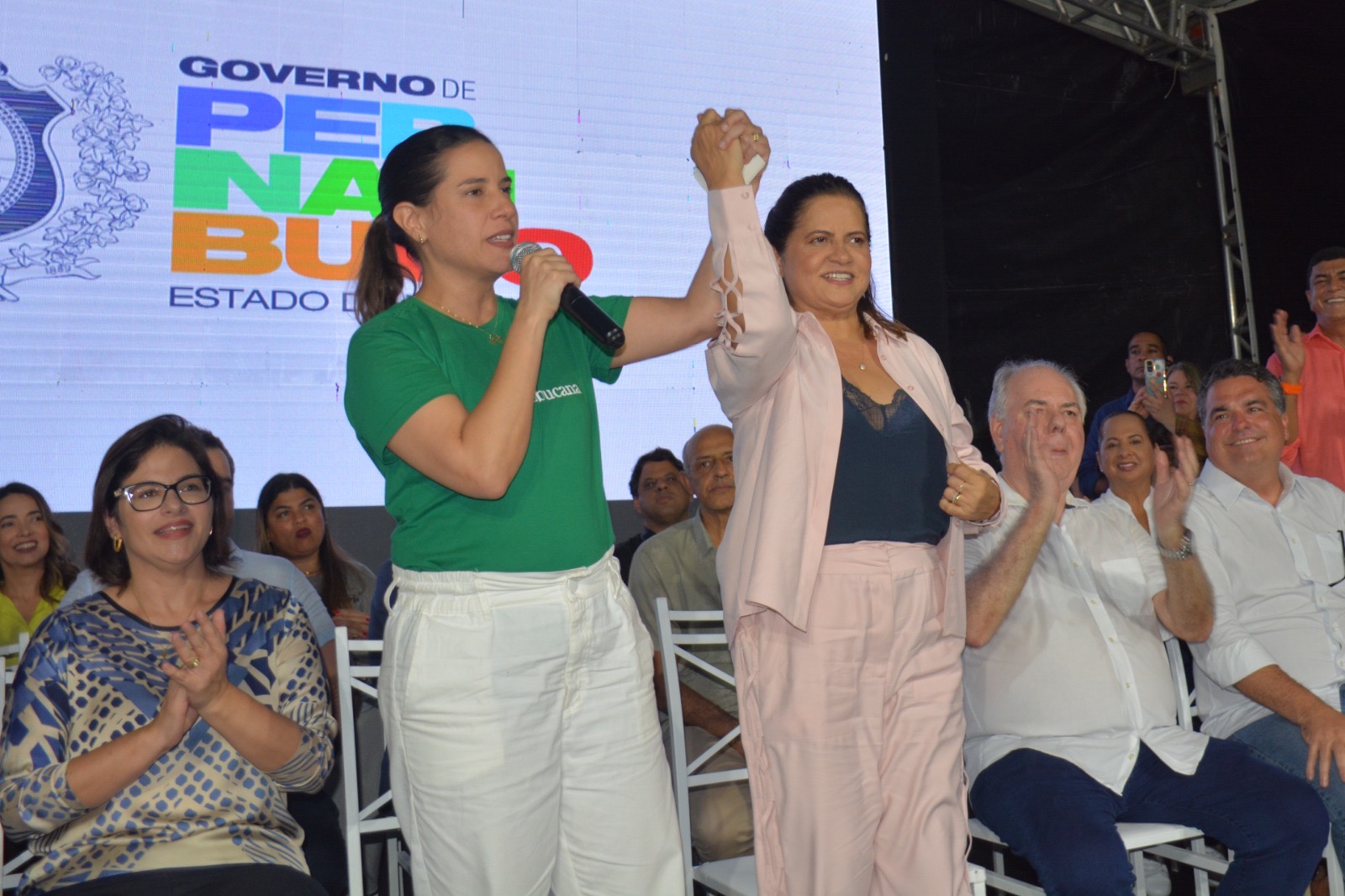 Célia Sales comemora início do saneamento de Porto de Galinhas