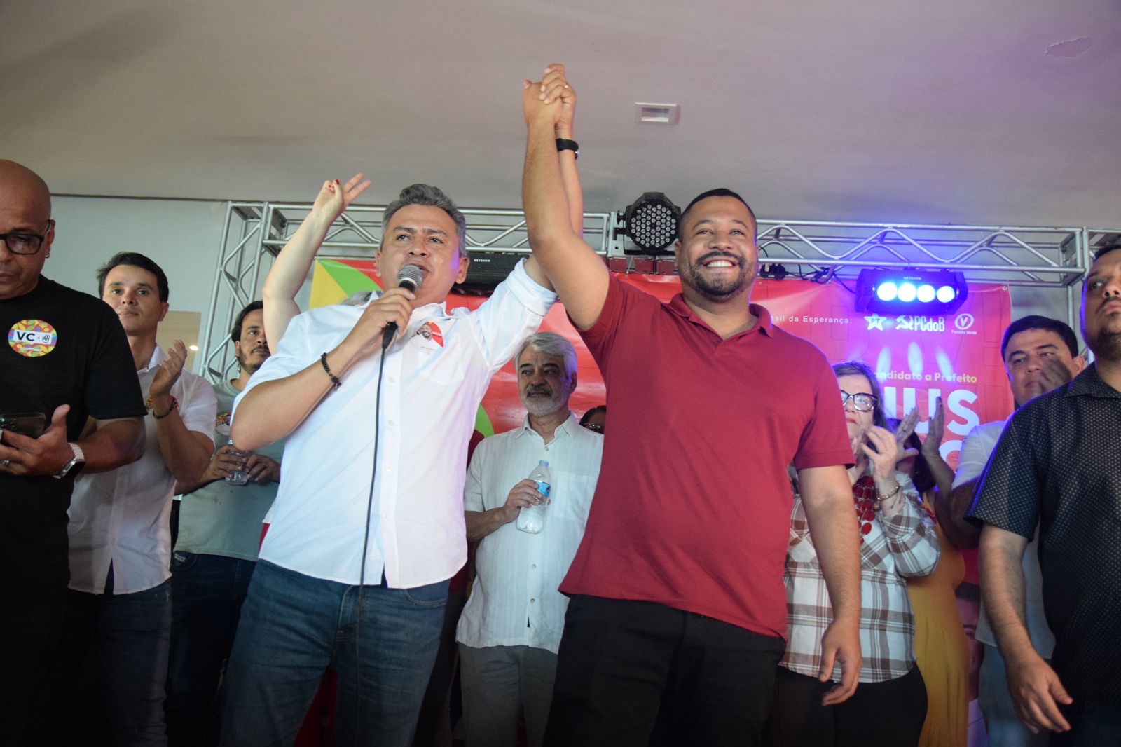 Vinicius reúne apoiadores e mostra força em lançamento de pré-candidatura