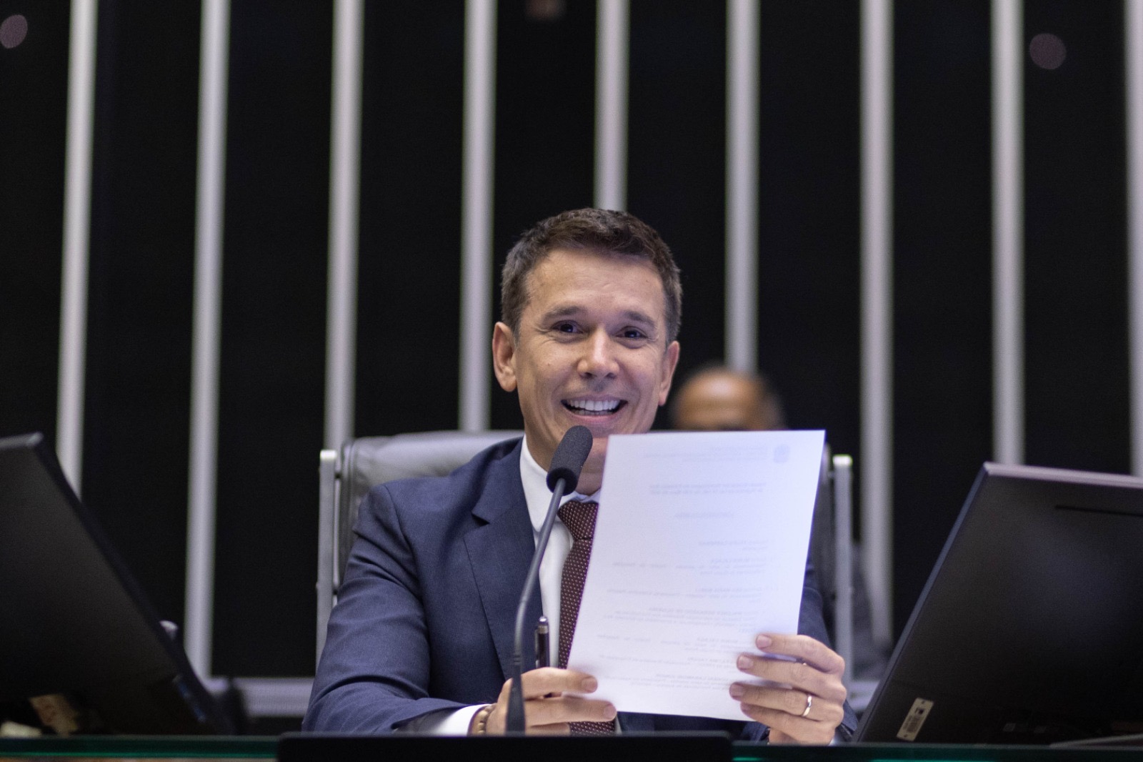 Felipe Carreras é um dos mais influentes do Congresso Nacional