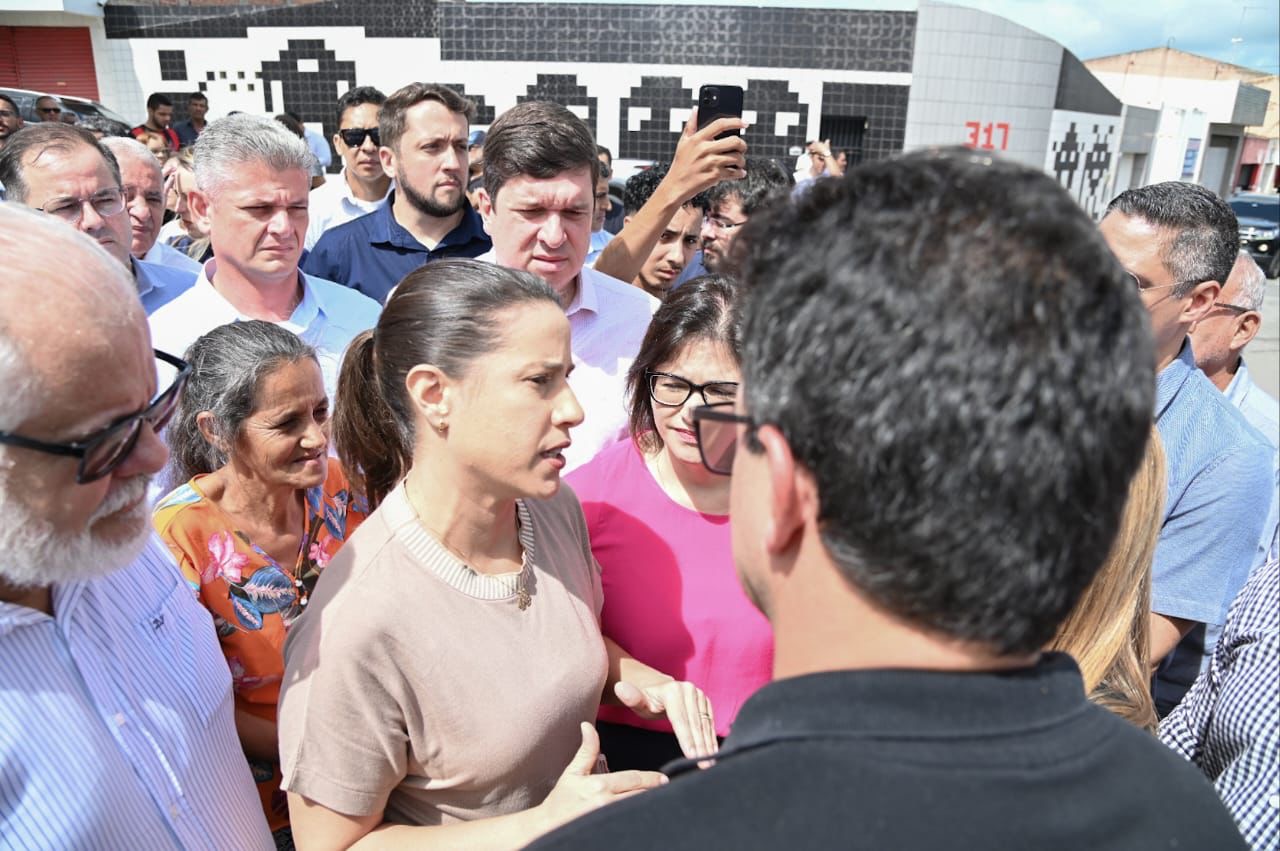 Policiais Civis protestam em evento de Raquel no interior; governadora cedeu à categoria