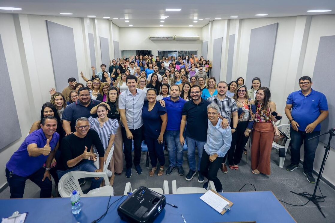 Simão apresenta Clínica-Escola TEA, linha de crédito e capacitação para mães atípicas