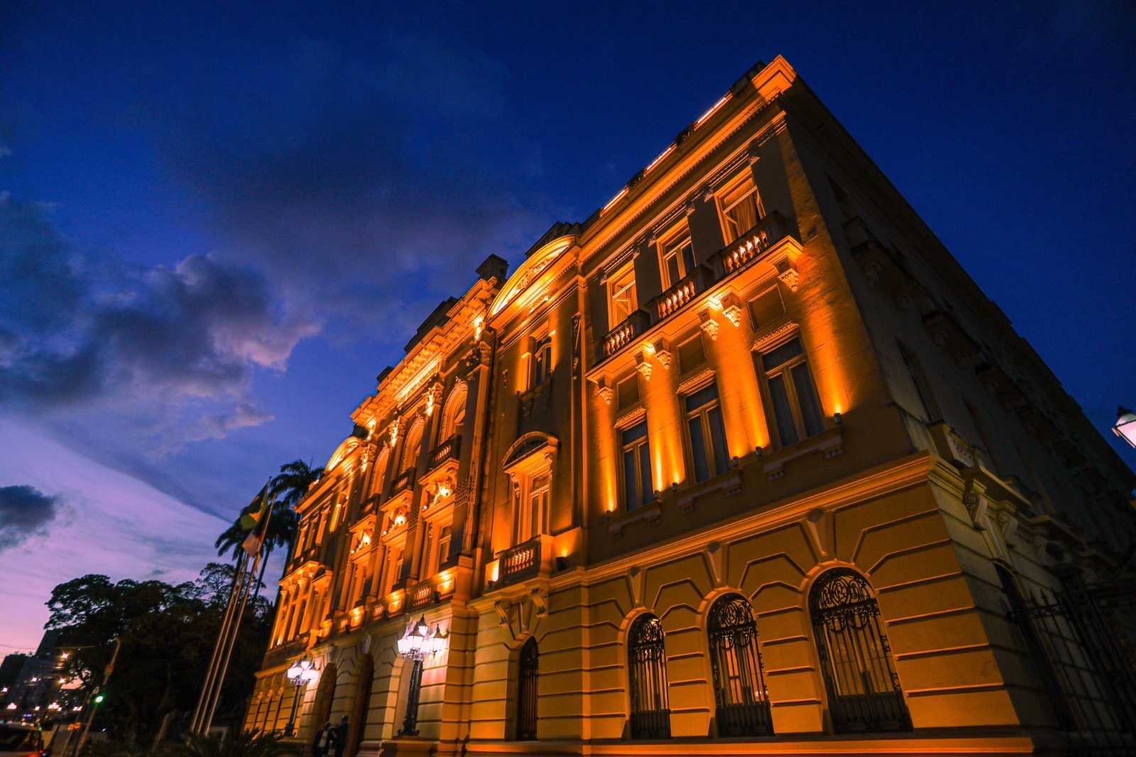 Raquel Lyra decreta luto de três dias pelo falecimento de J. Borges