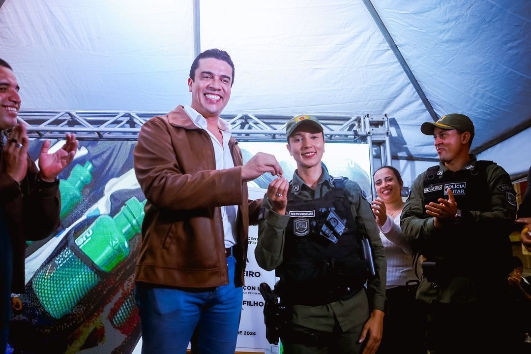 Rodrigo integra segurança e assistência social com novo prédio da PM no Centro de Caruaru