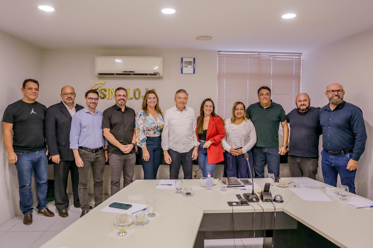 Em visita ao Sindloja, Zé afirma que está planejando o futuro de Caruaru