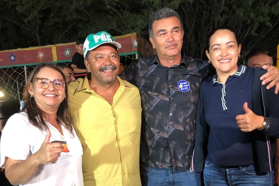 Pollyanna Abreu e Teresa Raquel são recebidas com entusiasmo na Expocose