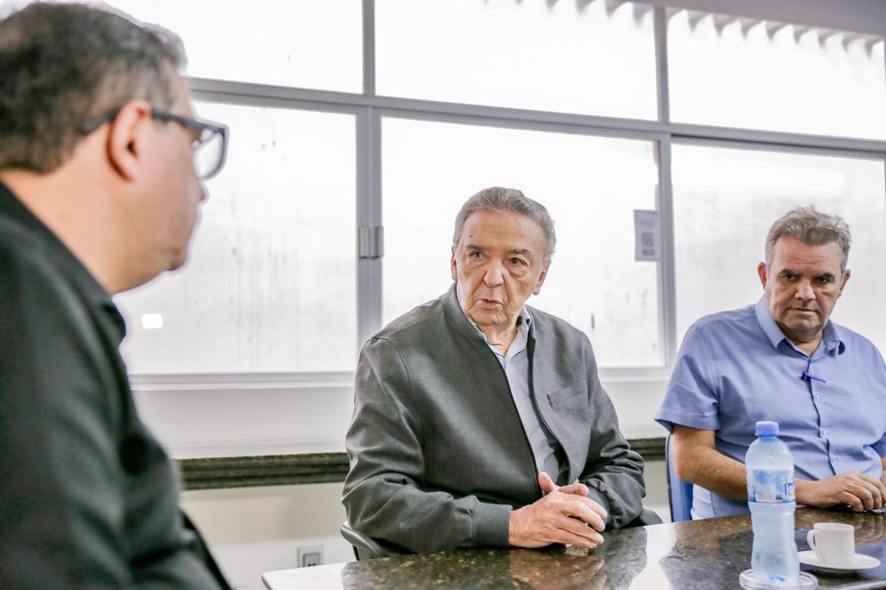 Queiroz ouve demandas da CDL para incluir no plano de governo