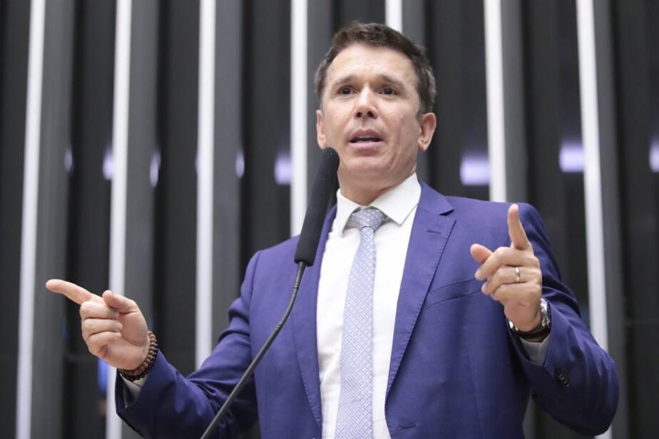 Lula sanciona projeto de Carreras que institui o Dia do Rei Pelé