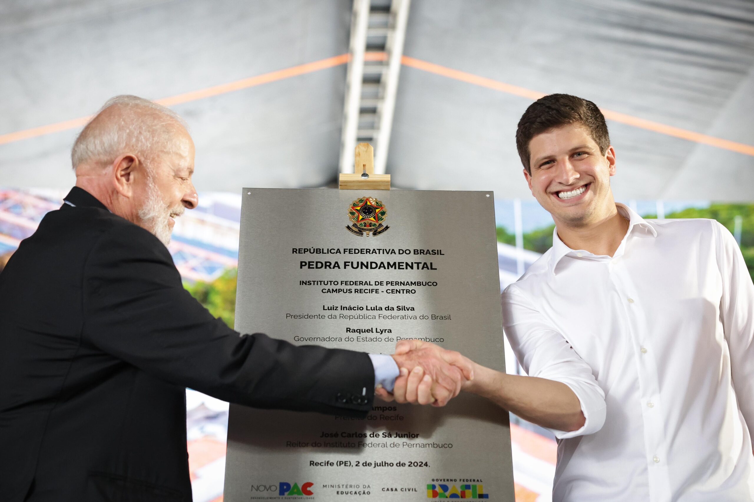 PCR e União lançam pedra fundamental do novo campus do IFPE