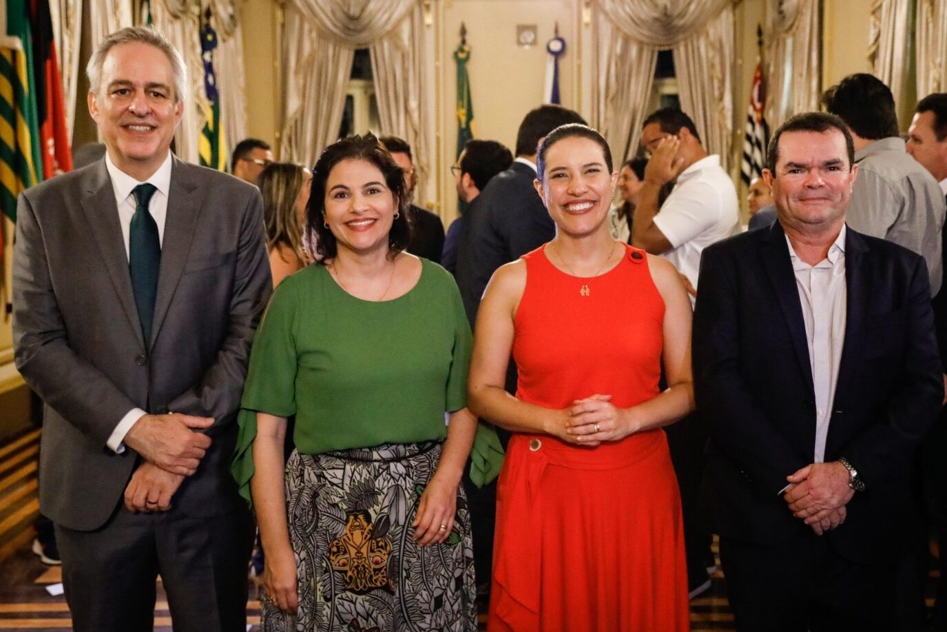Raquel e Priscila empossam novos secretários estaduais 