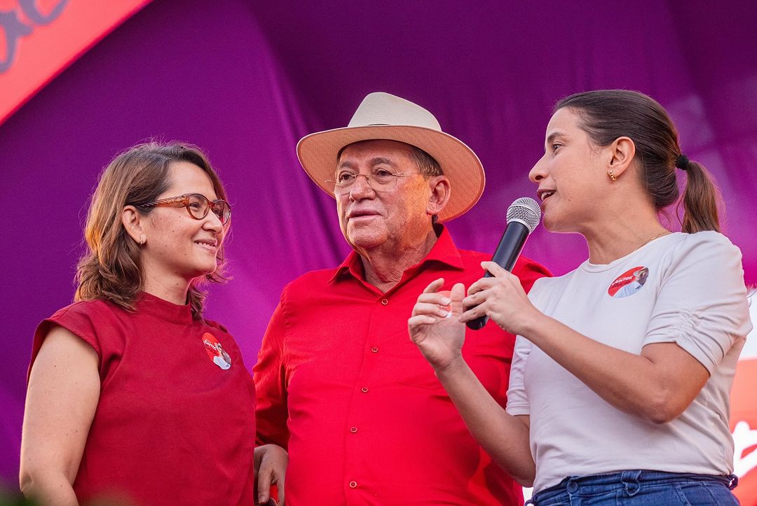 Em São Bento do Una, Raquel reforça apoio a Zé Almeida