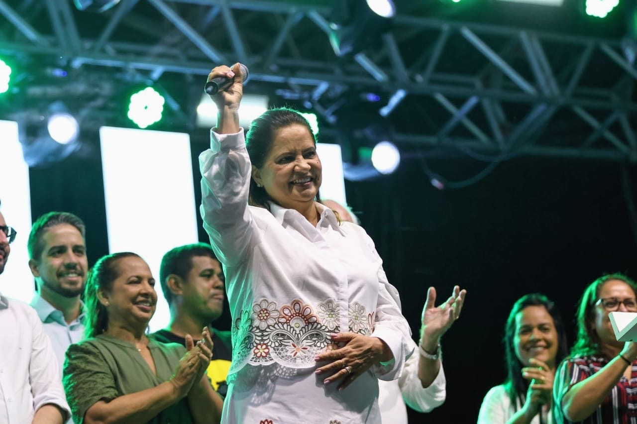 Célia Sales inaugura Pátio de Eventos de 19.000m² com bandas gospel