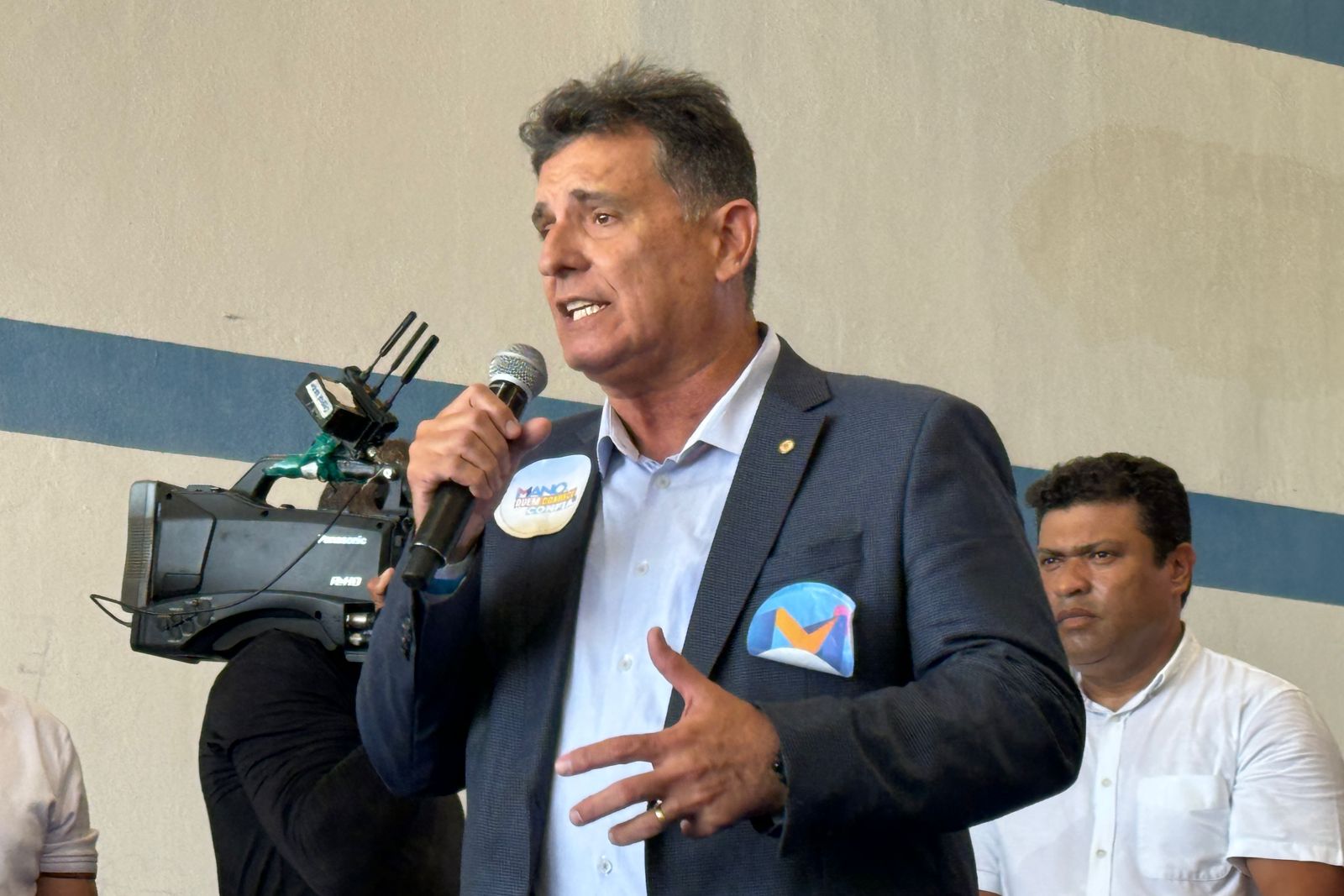 Meira é vaiado ao citar Bolsonaro na convenção de Mano em Jaboatão  