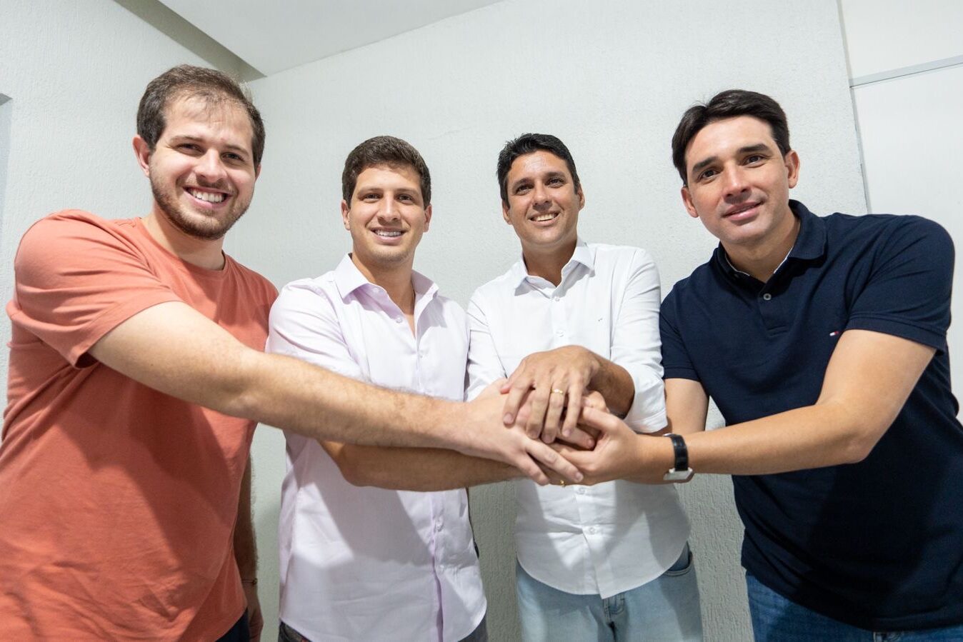 João Campos garante apoio a Diego Cabral em Camaragibe 